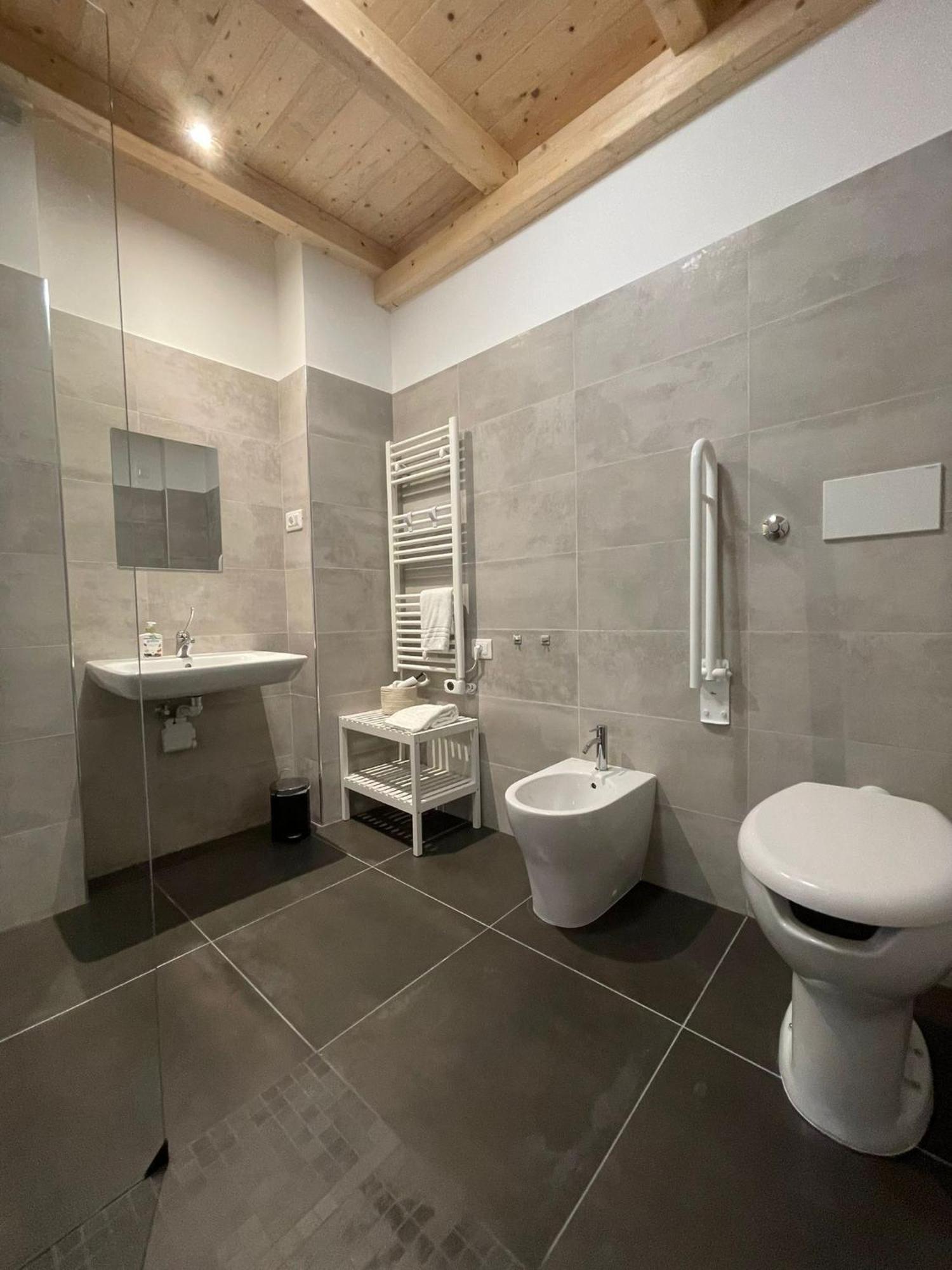 Aloe Comfort Rooms Pescara Eksteriør bilde